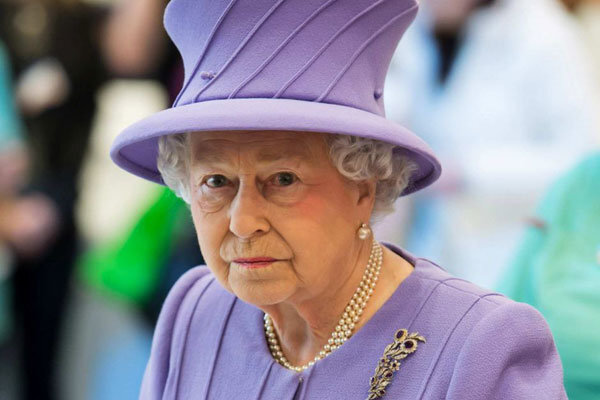 ببینید | راهکار انگلیسی برای بازگشت محبوبیت ملکه الیزابت پس از تنفر عمومی