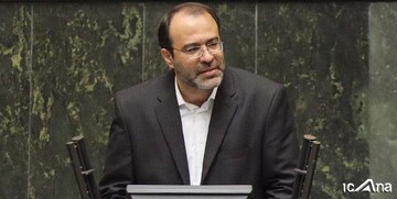مرتضوی توانایی کار در این وزارتخانه را ندارد/۱۰ درصد نفت و گاز کشور و ۱۲ درصد بازار سرمایه در اختیار وزارت کار است