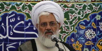  امام جمعه زنجان: سلب اعتماد عمومی، نتیجه بد جلوه دادن مدیران گذشته است / مدیران جدید وعده بهشتی را داده‌اند که توان تحقق آن را نداشته‌اند