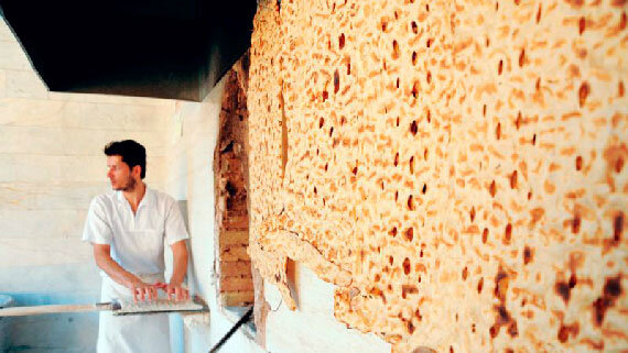 رئیس اتحادیه نانوایان سنگکی: هزینه پخت نان ۲۰۰ درصد  و مصرف ۳۰ در صد افزایش یافته