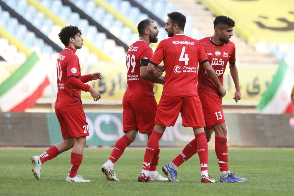 خوشحالی استقلالیها از درخشش ستاره قرمزپوش/عکس