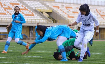 گالری عکس دیدار بانوان ملوان بندرانزلی و نماینده البرز