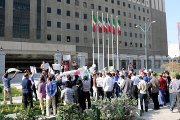 رئیسی هم به نامه احزاب برای برگزاری تجمع قانونی جواب نداد/ «حالا» یادمان افتاد اصل 27 قانون اساسی مترقی است/چقدر زود دیر شد 
