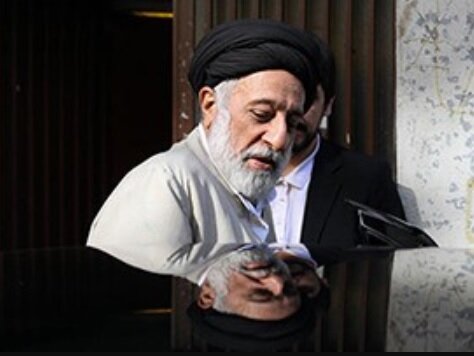 سیدهادی خامنه‌ای: چاره‌ای جز گفتگوی جدی و هدفمند نداریم / الان، مردم در بدترین شرایط اقتصادی هستند، اما مسئولان دولتی از بهبود اوضاع می‌گویند