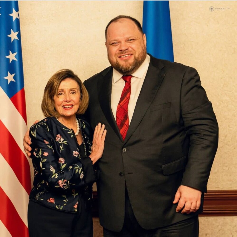 عکس | فیل و فنجان؛ تفاوت جثه رئیس مجلس اوکراین با همتای آمریکایی خود!