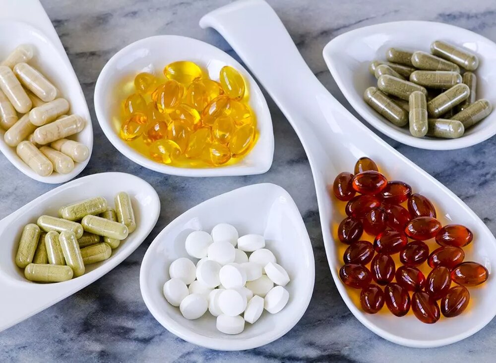 چه زمانی مکمل‌ غذایی و مولتی ویتامین‌ مصرف کنیم؟