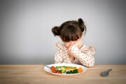 پدر و مادرها بخوانند؛ چگونه باید با کودک بدغذا رفتار کنیم؟