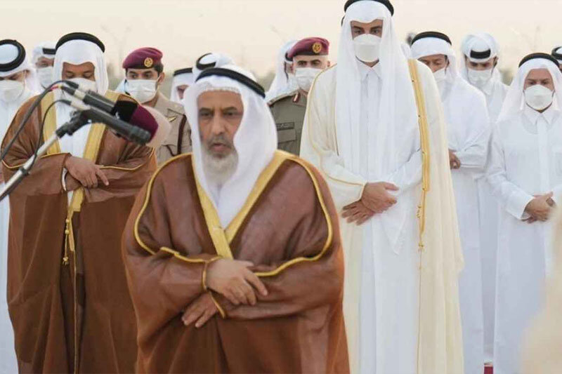 ببینید | قطری‌ها با حضور امیر و سران کشوری، نماز باران خواندند
