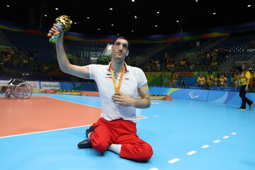 از نشستن پشت وانت به خاطر قد بلند تا حقوق ۱ میلیون و ۴۷ هزارتومانی! از نشستن پشت وانت به خاطر قد بلند تا حقوق ۱ میلیون و ۴۷ هزارتومانی!