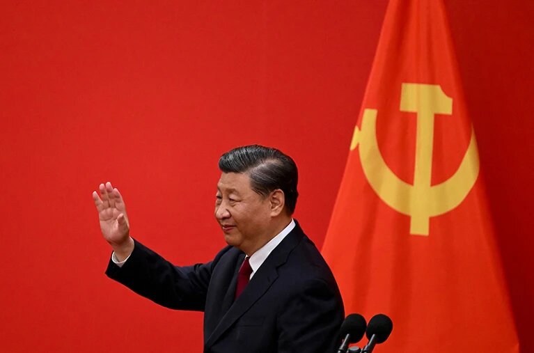 عکس | حرکت جنجالی رئیس جمهور چین؛ پوشیدن لباس نظامی چه پیغامی دارد؟
