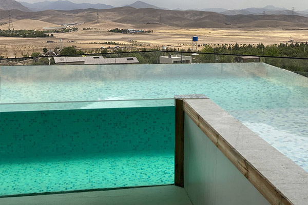 10 ایده اجرای استخر در سطح شیبدار