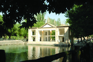 واگذاری بنای تاریخی چشمه‌علی دامغان به بخش خصوصی

 