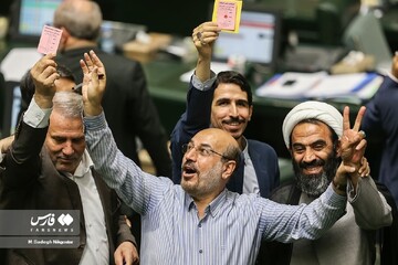 مجلس،تاکنون به چند وزیر رئیسی،«کارت زرد» داده / فاطمیامین ۲ کارته شد مجلس،تاکنون به چند وزیر رئیسی،«کارت زرد» داده / فاطمیامین ۲ کارته شد