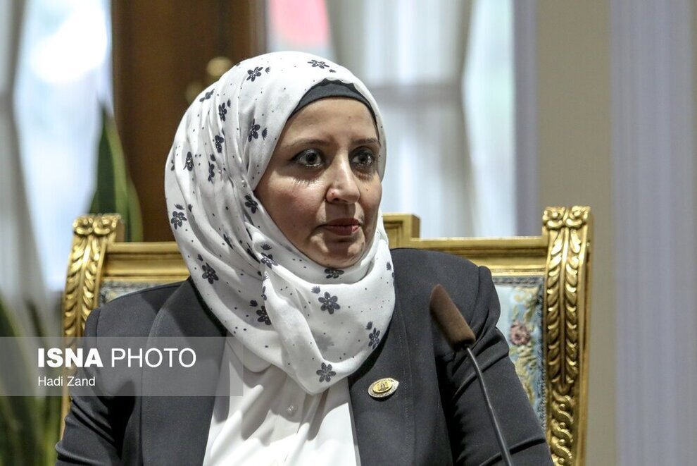  پوشش و حجاب زن پارلمانی سوری در دیدار با قالیباف
