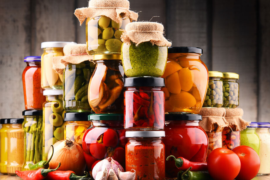 این افراد در خوردن ترشی یا شور احتیاط کنند!