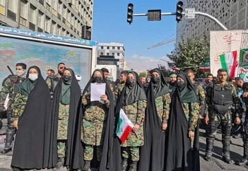 تصاویر | حضور زنان گارد ویژه در راهپیمایی ۱۳ آبان 