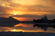 غروب غم‌انگیر کشتی آرتمیا و دریاچه ارومیه / عکس