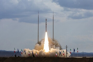 پرتاب موفقیت آمیز زیرمداری ماهواره‌بر «قائم۱۰۰» / فرمانده هوافضای سپاه: رسیدن به فناوری‌های نوین را ادامه می‌دهیم.