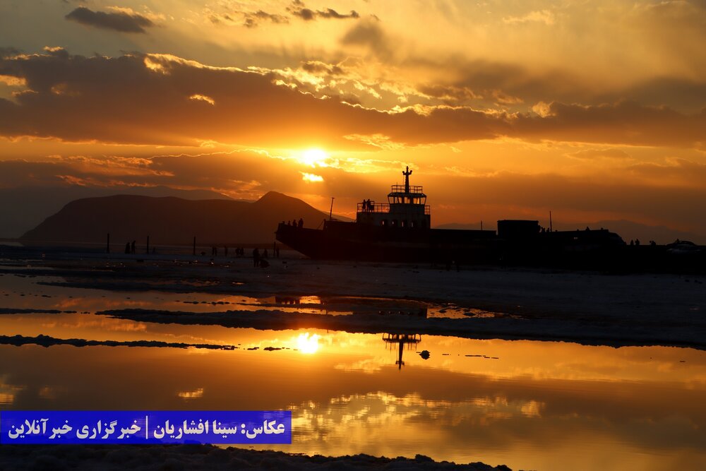 غروب دریاچه ارومیه
