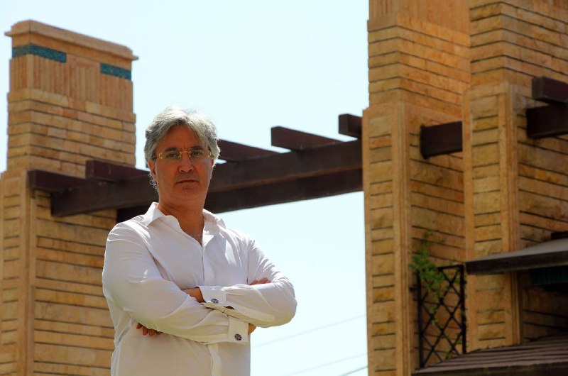 به طراحی داخلی مانند یک معالجه نگاه میکنم