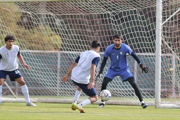 مصدومیت یک بازیکن در تمرین تیم ملی مصدومیت یک بازیکن در تمرین تیم ملی