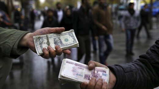 واکنش روزنامه اصولگرا به رکورد تاریخی قیمت دلار در دولت رئیسی / تقصیر معترضان است! واکنش روزنامه اصولگرا به رکورد تاریخی قیمت دلار در دولت رئیسی / تقصیر معترضان است!