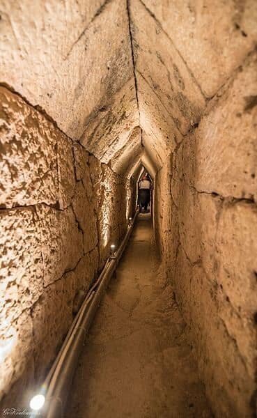 عکس | کشف شی مرموز در تونلی زیر معبد باستانی مصری 