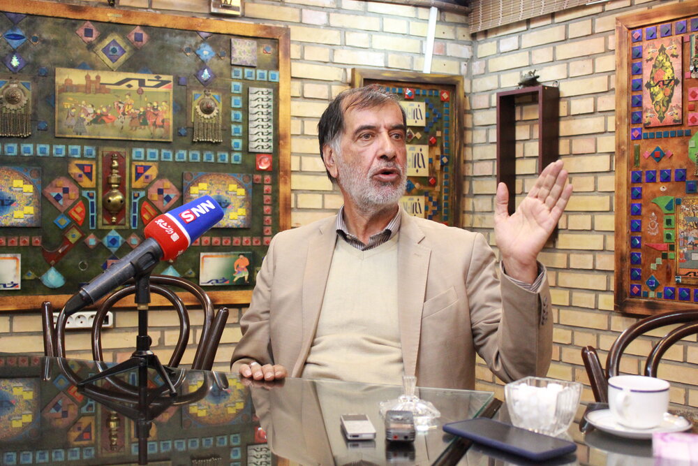 یکی بگوید تقی و دیگری بگوید نقی، یکی این ور و یکی آنور بکشد، از گرفتاری هاست/وزیر اقتصاد چیزی و وزیر کار چیز دیگری می گوید