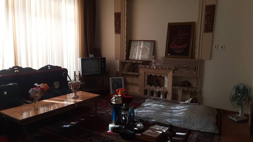 خانه موزه استاد شهریار به دلیل مشکوک بودن به نشتی و رطوبت مرمت می شود 