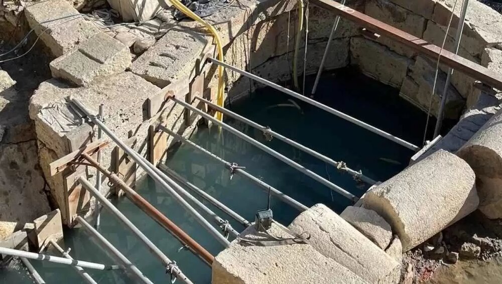 فیلم و تصاویر| گزارشی کامل از کشف مجسمه خدایان برنزی ۲هزارساله؛ این مجسمهها در گرمابهای در ایتالیا کشف شدند