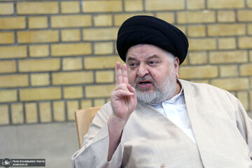 دکتر لاریجانی محبوب آیت الله سیستانی بود