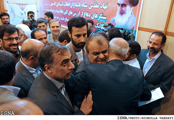 تصاویر رستم قاسمی؛ از مزار همسرش تا خداحافظی با سپاه و بستری شدن در بیمارستان