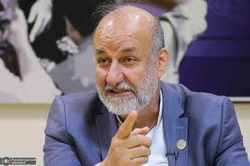 کنایه های تند عضو شورای وحدت: عمامه پراکنی را برخی ائتلاف های اصولگرا باب کردند نه آن جوان بدبخت بی سواد / برخی ائتلاف ها عامل حذف روحانیت هستند