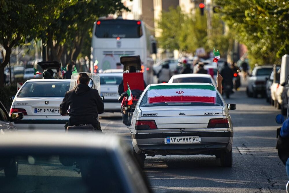 عکس | بدرقه مردمی تیم ملی در خیابانهای تهران