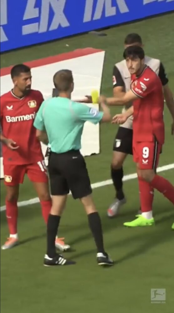 عکس | جنجال سردار آزمون سوژه صفحه مطرح خارجی