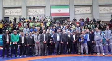 استاندار قزوین قهرمانی تیم کشتی تاکستان را تبریک گفت 