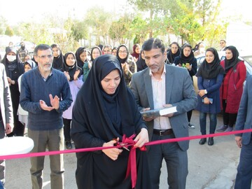  بازارچه کارآفرینی در دانشکده فنی و حرفه ای دختران سمنان افتتاح شد