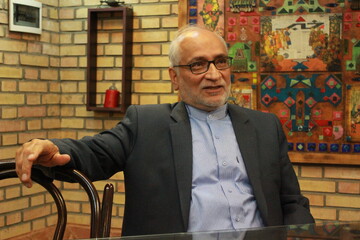 حسین مرعشی: خون به دل کردن مردم در حوزه اقتصادی، چه دستاوردی برای نظام دارد؟/ رئیسی از زمان تحویل پاستور به او،۱۰ درصد به تورم افزوده است