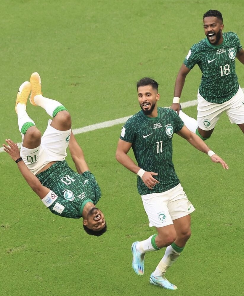 عکس | گربه سیاه استقلال و پرسپولیس، گربه سیاه مسی شد!