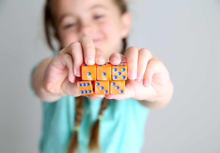 چگونه کودکی شاد تربیت کنیم؟/ ۷ویژگی رفتاری کودکان شاد