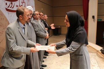 کتابخانه‌های عمومی به عنوان تنها شبکه مویرگی فرهنگی در تمام نقاط کشور به آحاد مردم خدمات ارائه می‌دهند