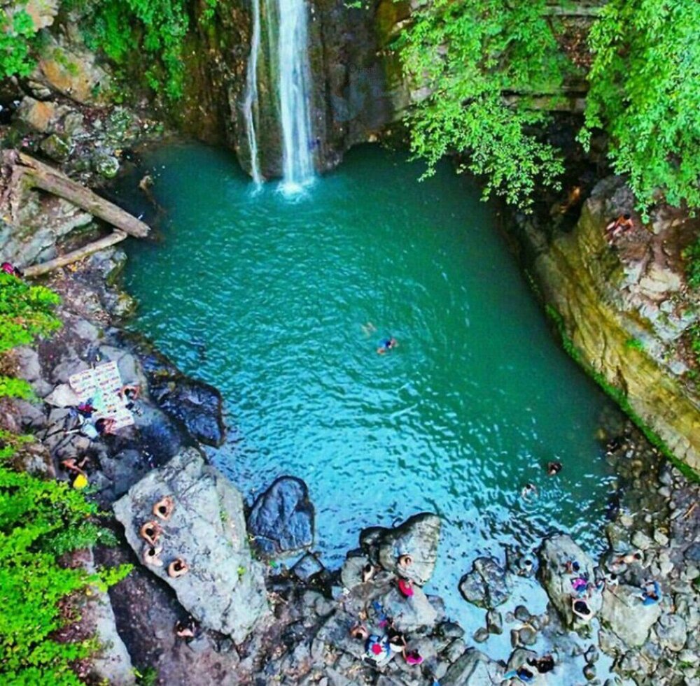 عکس | عجیب اما واقعی؛ آبشاری با طرح پرچم ایران