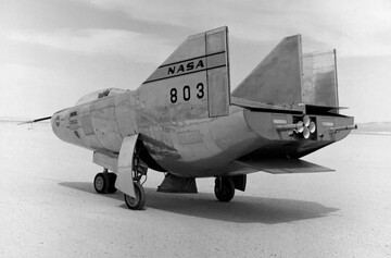 عکس | هواپیمای عجیب و مرموزی که به جای آسمان سر از موزه درآورد! عکس | هواپیمای عجیب و مرموزی که به جای آسمان سر از موزه درآورد!