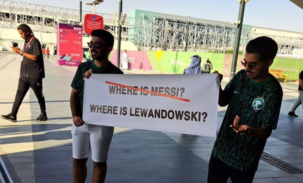عکس | عربستانی‌ها لواندوفسکی را جانشین مسی کردند!
