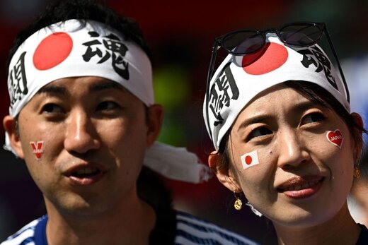هواداران تیم ملی ژاپن در جام جهانی/این تیم ساعتی دیگر به مصاف کاستاریکا خواهد رفت.