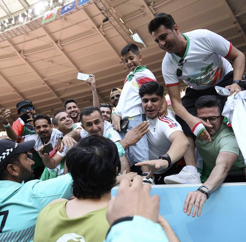 عکس | جشن سردار آزمون با ایرانیهای دوحه