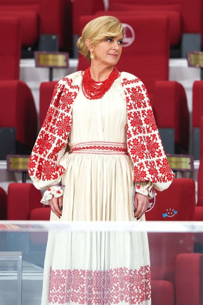 عکس | پوشش جالب خانم سیاستمدار در جام جهانی ۲۰۲۲ با استایل قطریها