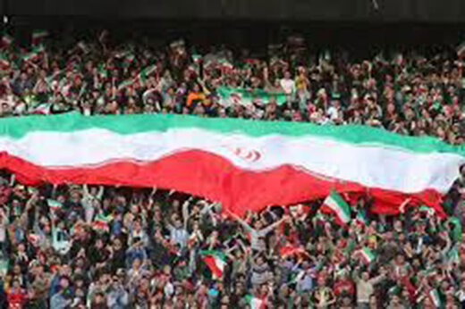 ببینید  | کری‌خوانی ایرانی‌های حاضر در دوحه برای تیم آمریکا