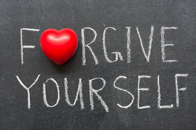 چرا و چطور خود را ببخشیم؟/ کنترل صدای انتقادی درون