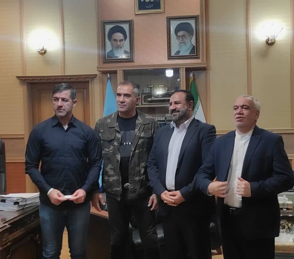 عکس | نقش دو پرسپولیسی در آزادی پرویز برومند